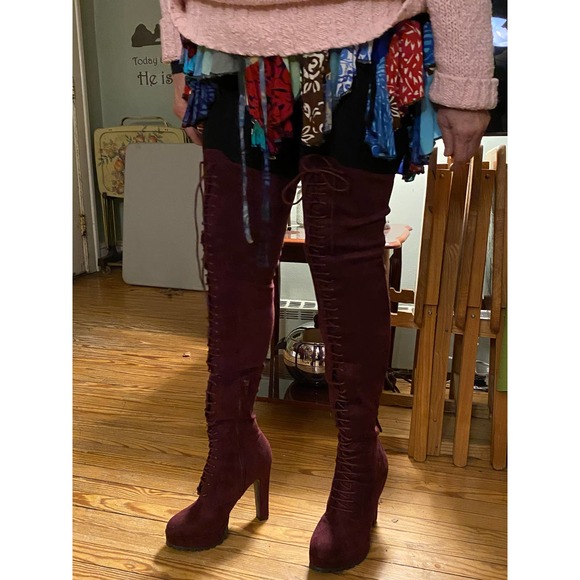 Remy Women thigh high lace up front suede boots Size 8.5 Purple - Picture 13 of 16
